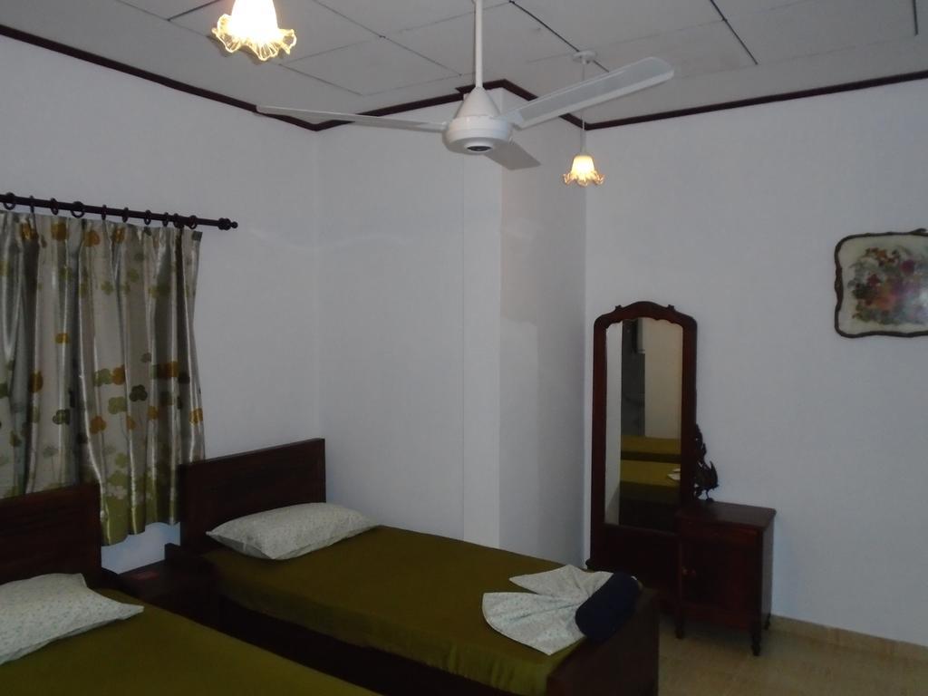 Shalona Holiday Home Galle Phòng bức ảnh
