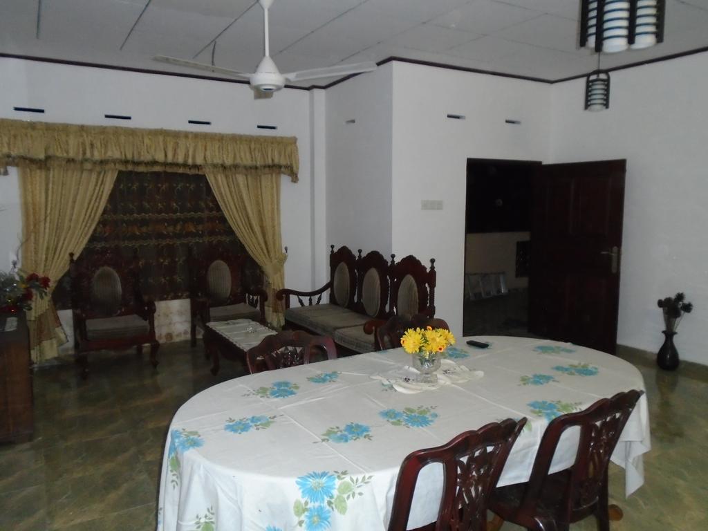 Shalona Holiday Home Galle Phòng bức ảnh